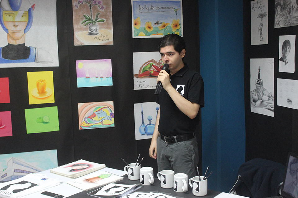 Conviértete en un especialista en Diseño Gráfico con reconocimiento oficial de SEP y UEMSTIS.